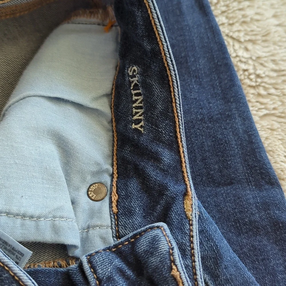 American Eagle Darker Wash Super Stretch Lower Rise Skinny Blue Jeans Size 2L - Picture 4 of 6
